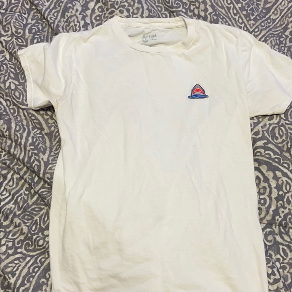 white tee w cute shark